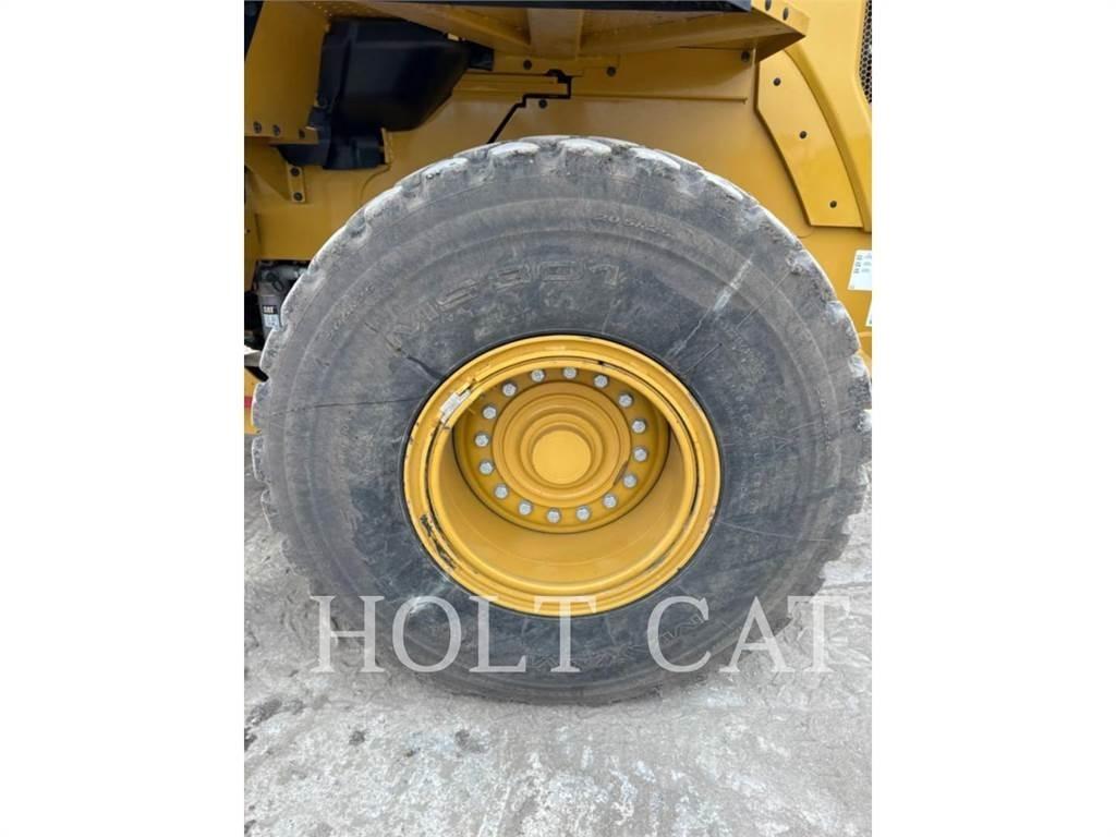 CAT 938M QC Iekrāvēji uz riteņiem