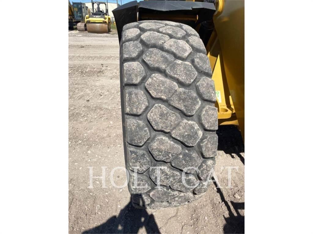 CAT 938M QC Iekrāvēji uz riteņiem