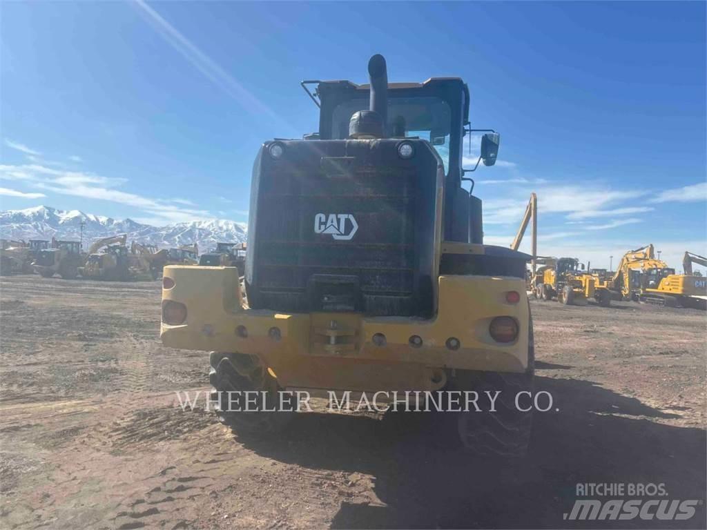 CAT 938M QC Iekrāvēji uz riteņiem