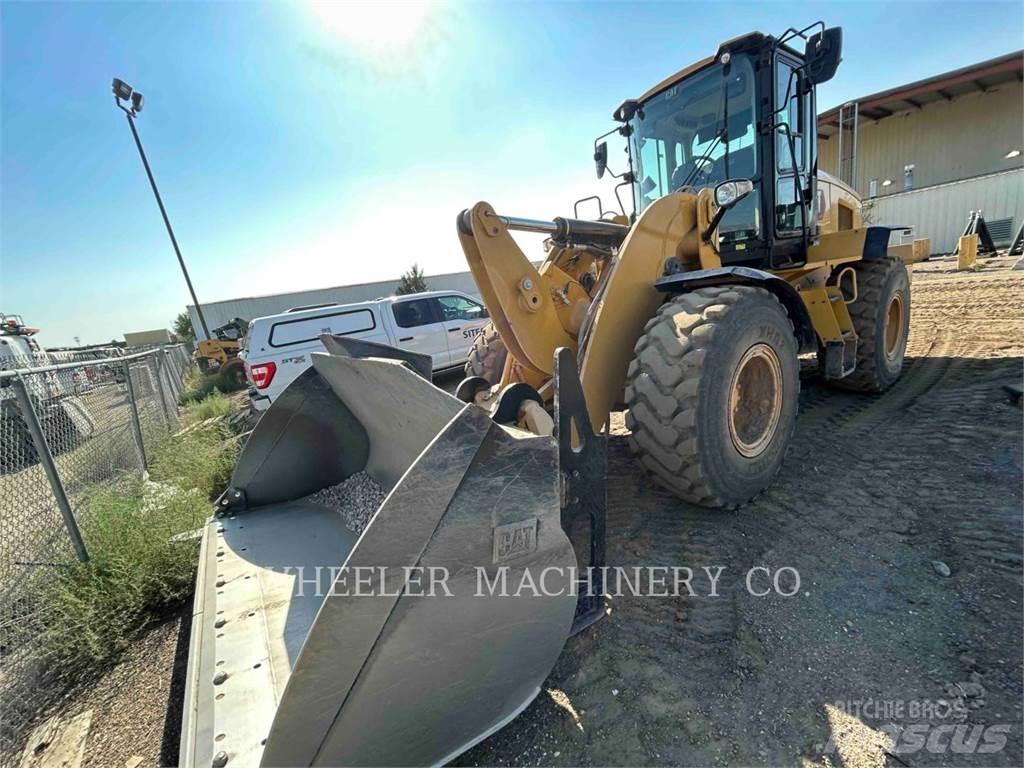 CAT 938M QC 3V Iekrāvēji uz riteņiem