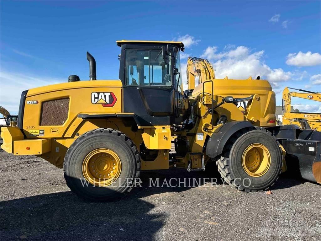 CAT 938M QC 3V Iekrāvēji uz riteņiem