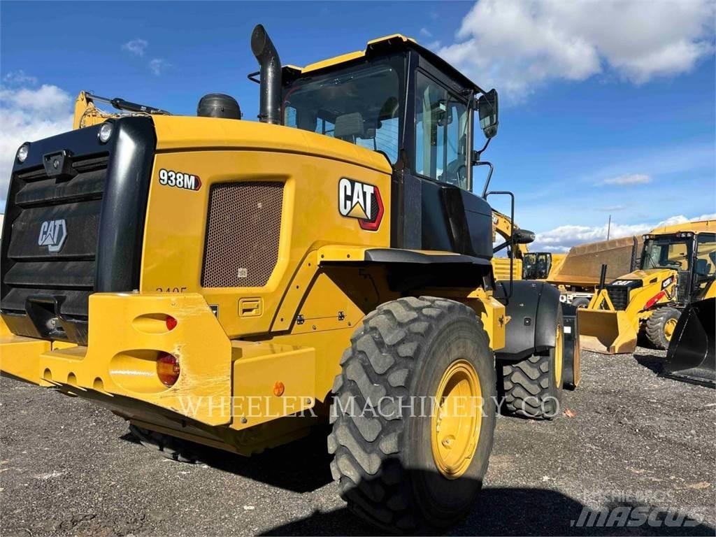 CAT 938M QC 3V Iekrāvēji uz riteņiem