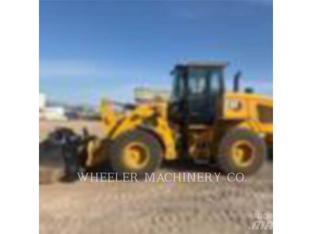 CAT 938M QC 3V Iekrāvēji uz riteņiem
