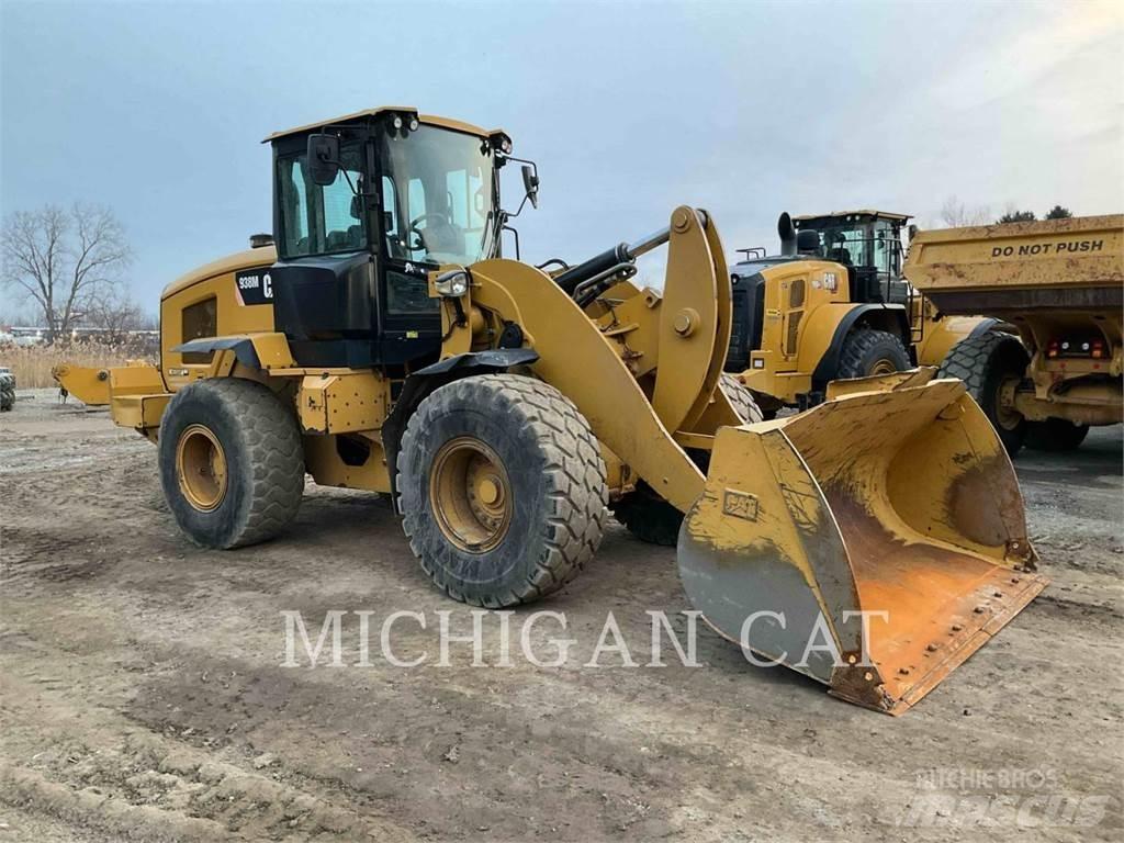 CAT 938M R+ Iekrāvēji uz riteņiem
