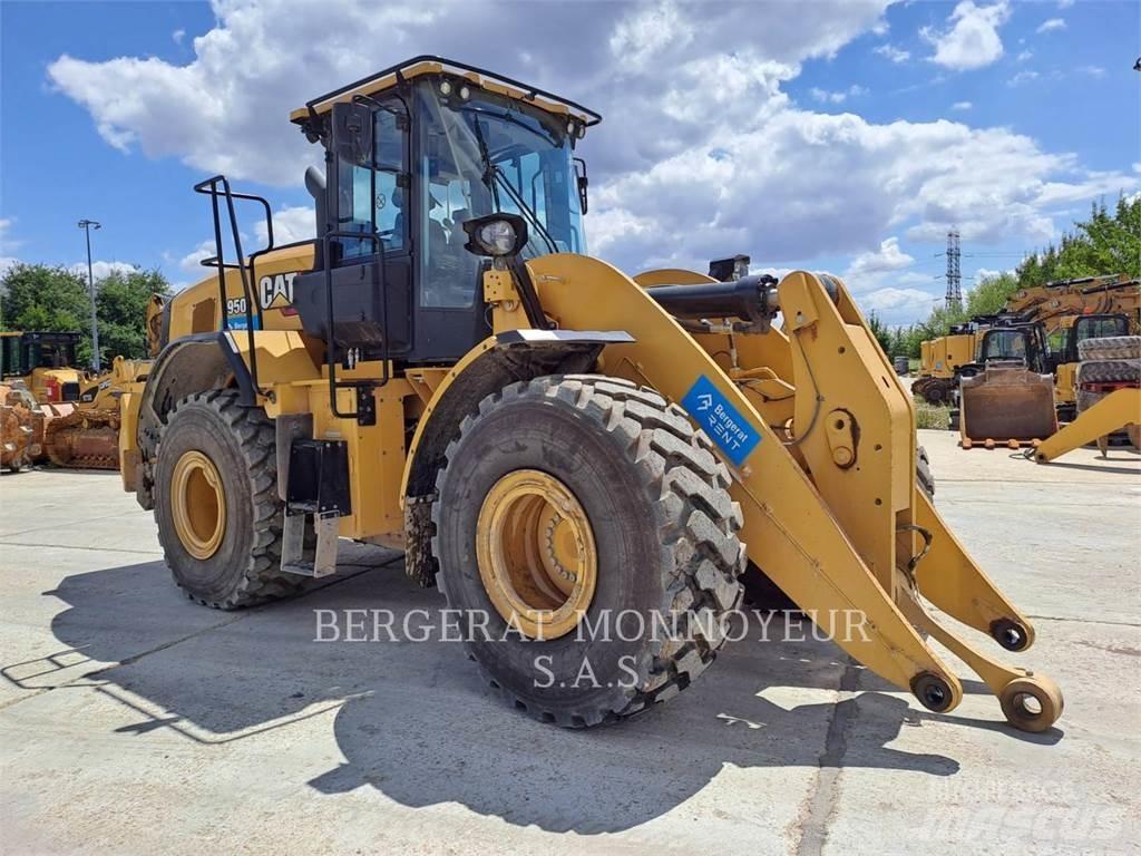 CAT 950 Iekrāvēji uz riteņiem