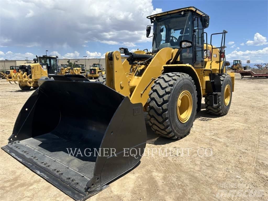 CAT 950 Iekrāvēji uz riteņiem