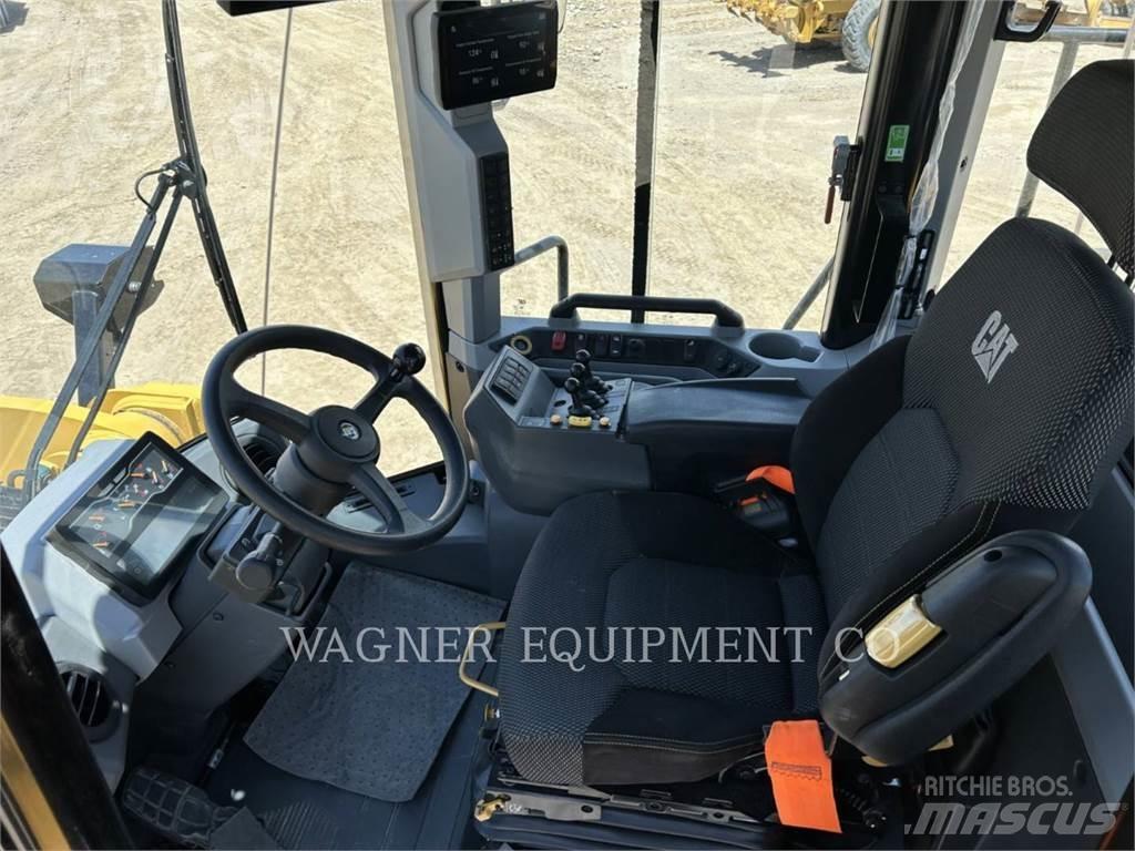 CAT 950 Iekrāvēji uz riteņiem