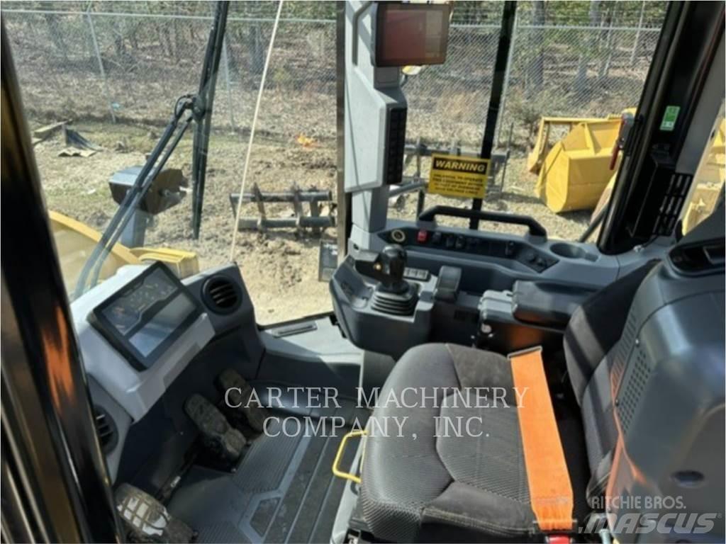 CAT 950-14 Iekrāvēji uz riteņiem