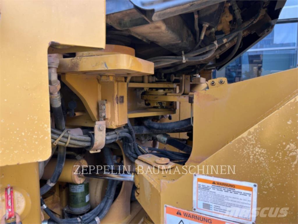 CAT 950G Iekrāvēji uz riteņiem