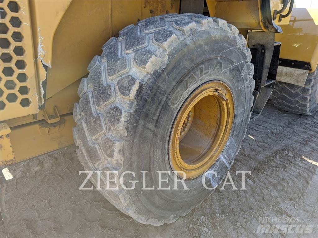 CAT 950K Iekrāvēji uz riteņiem