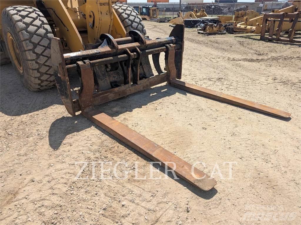 CAT 950K Iekrāvēji uz riteņiem