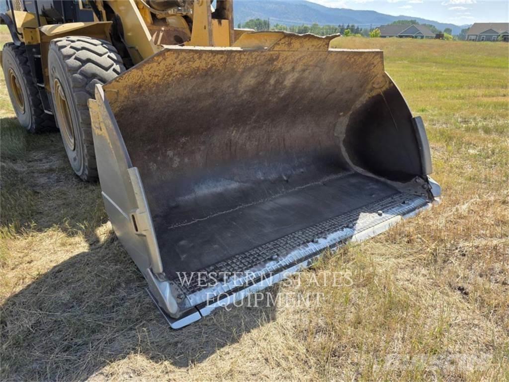 CAT 950K Iekrāvēji uz riteņiem
