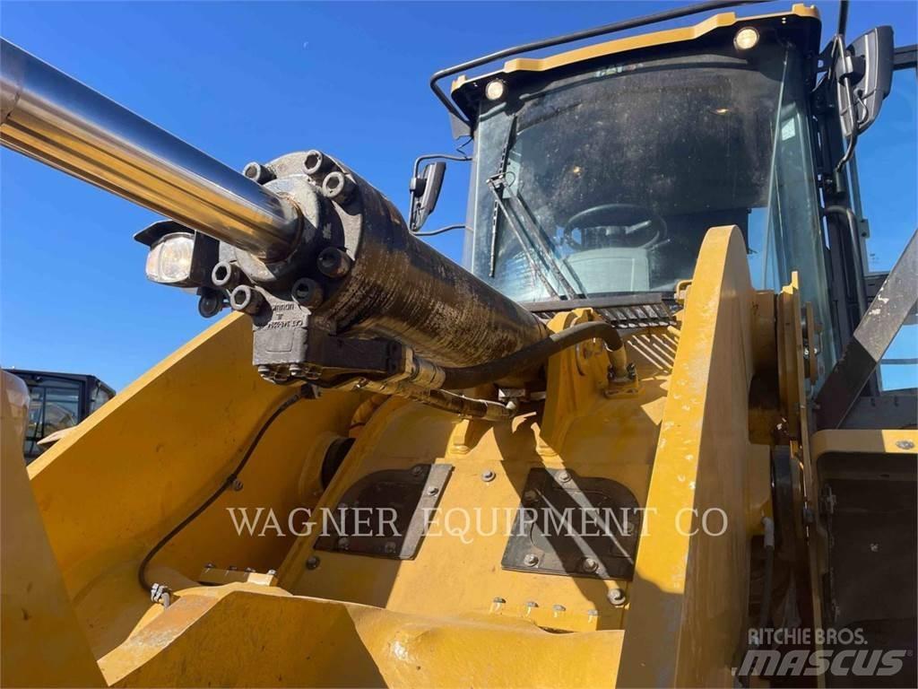 CAT 950M Iekrāvēji uz riteņiem