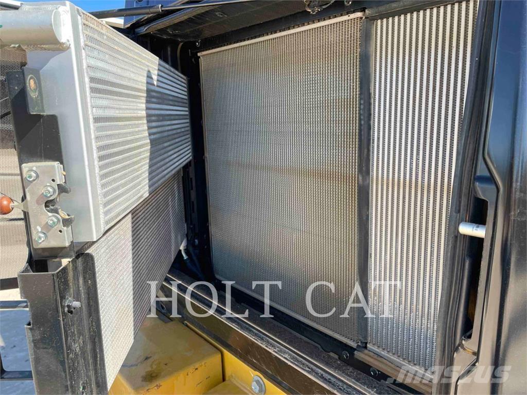 CAT 950M Iekrāvēji uz riteņiem