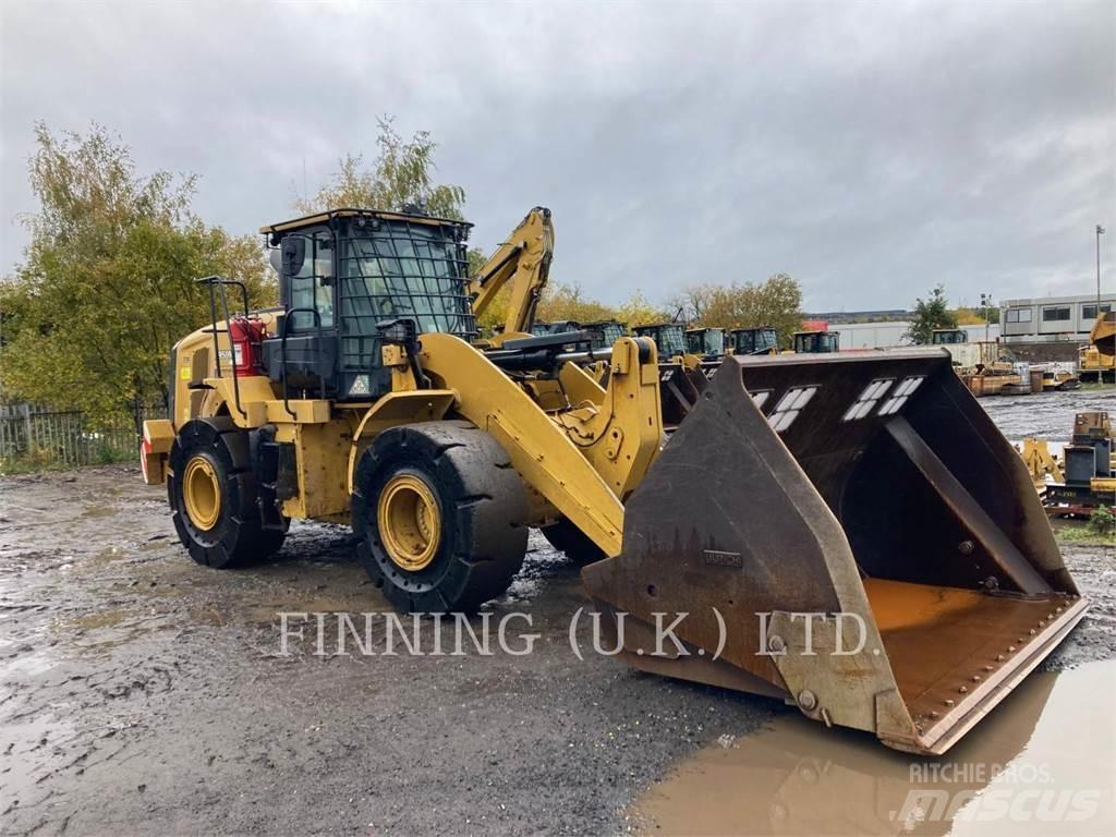 CAT 950M Iekrāvēji uz riteņiem