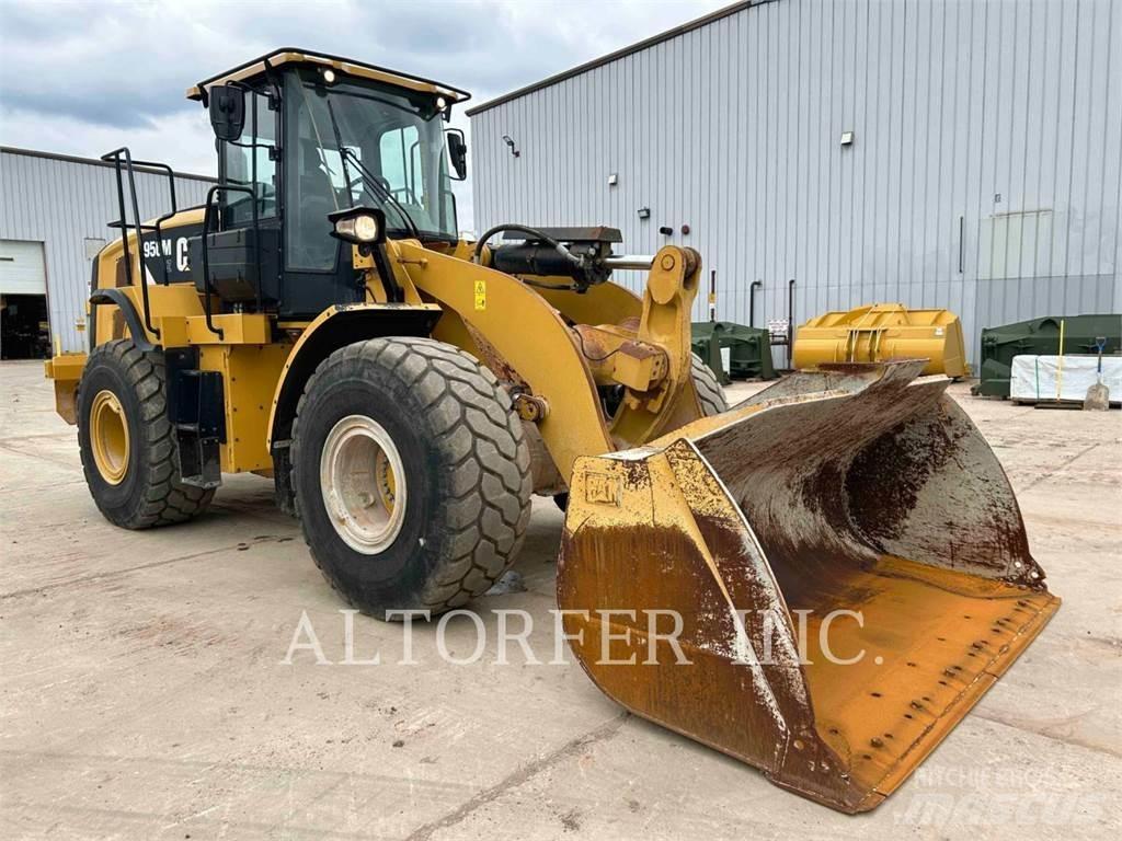 CAT 950M Iekrāvēji uz riteņiem