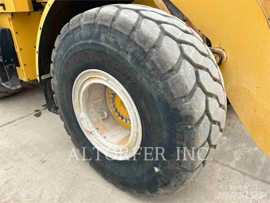 CAT 950M Iekrāvēji uz riteņiem