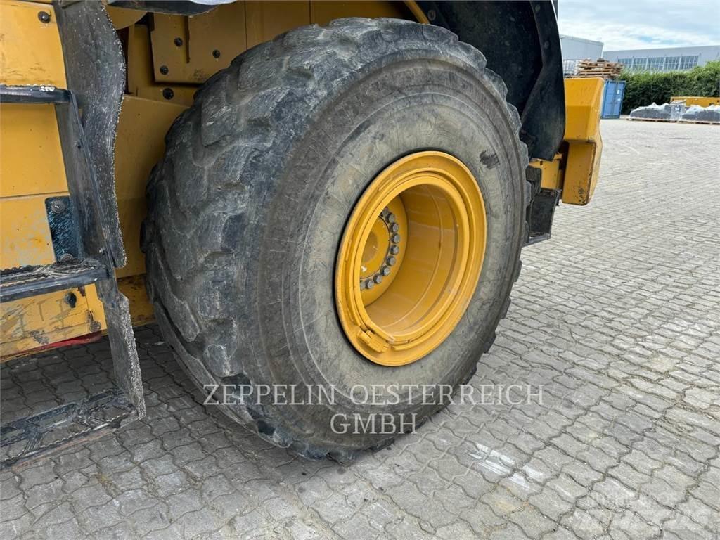CAT 950M Iekrāvēji uz riteņiem