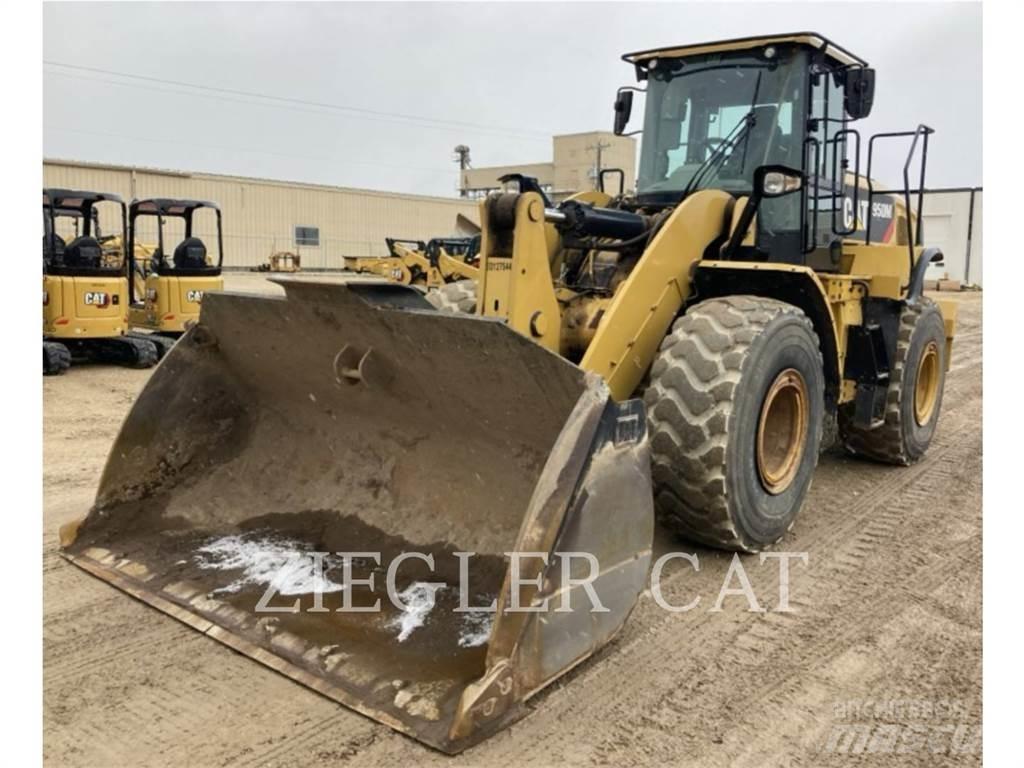 CAT 950M Iekrāvēji uz riteņiem