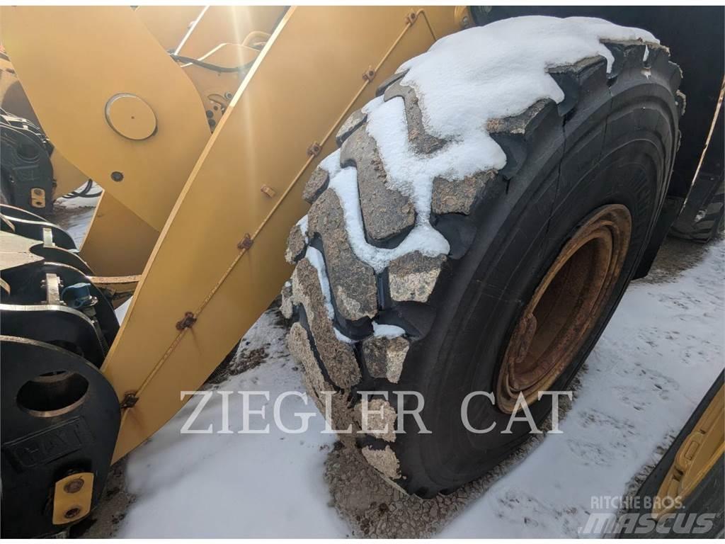 CAT 950M Iekrāvēji uz riteņiem