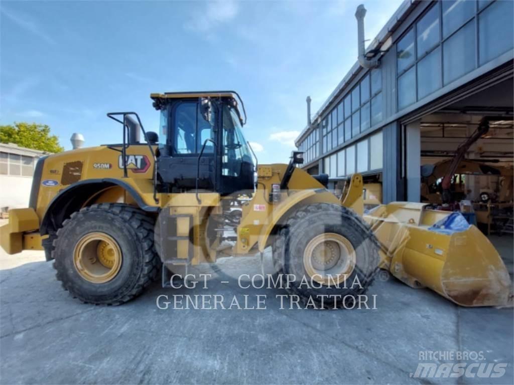 CAT 950M Iekrāvēji uz riteņiem
