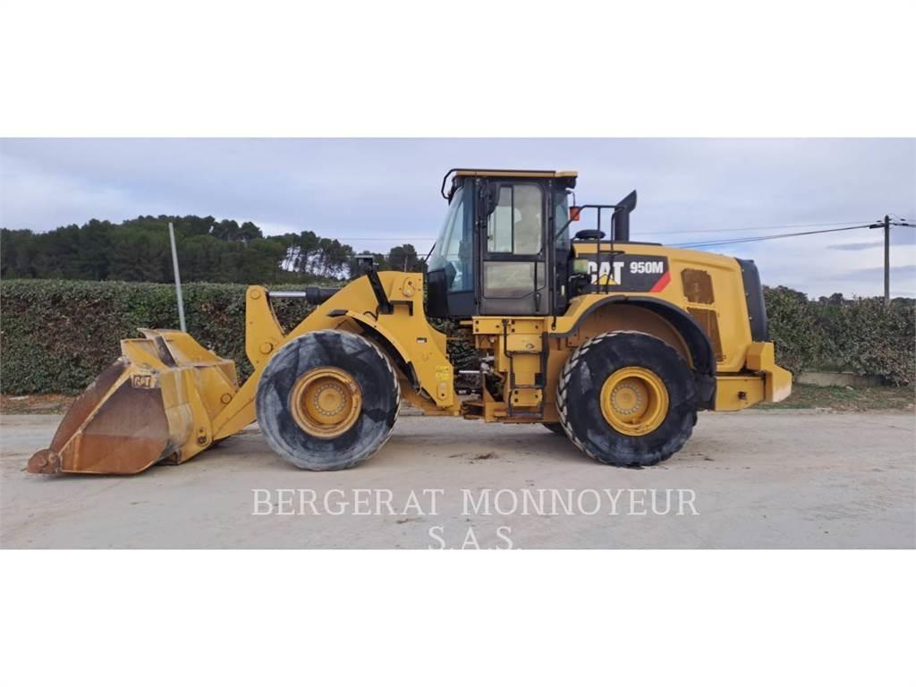 CAT 950M Iekrāvēji uz riteņiem