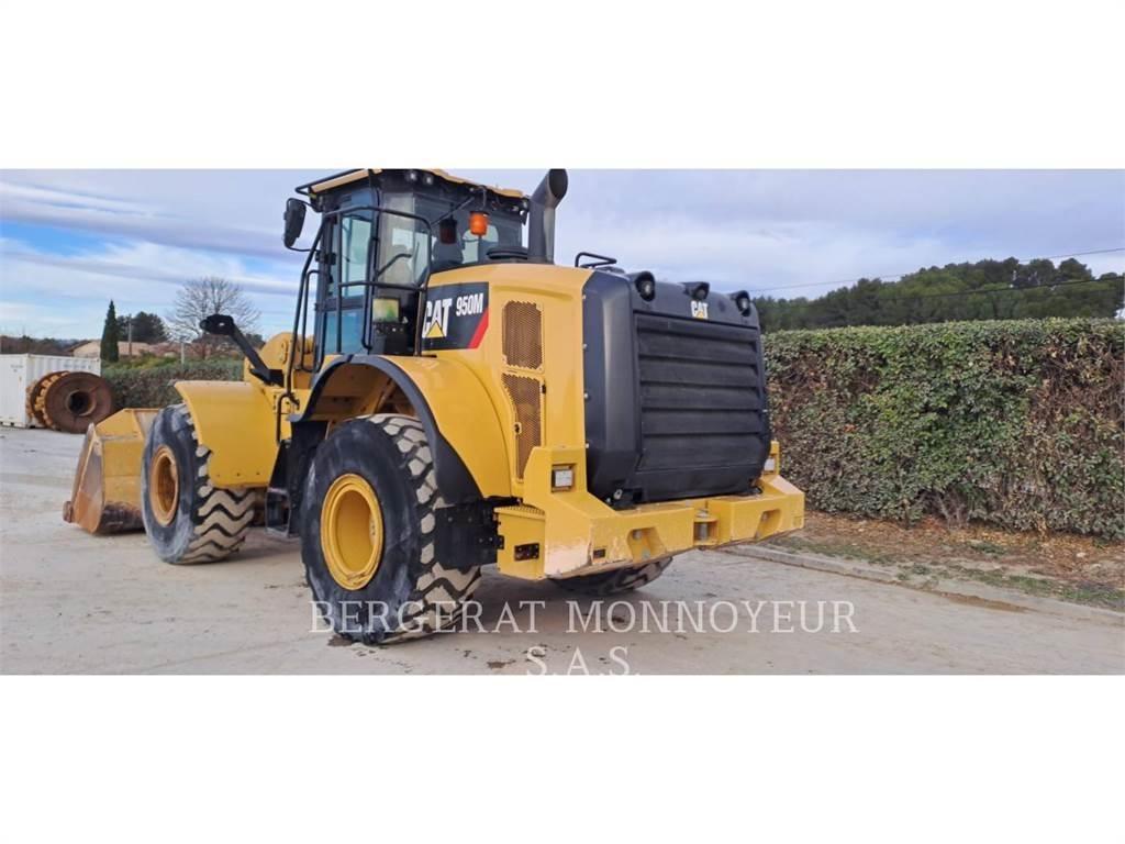 CAT 950M Iekrāvēji uz riteņiem