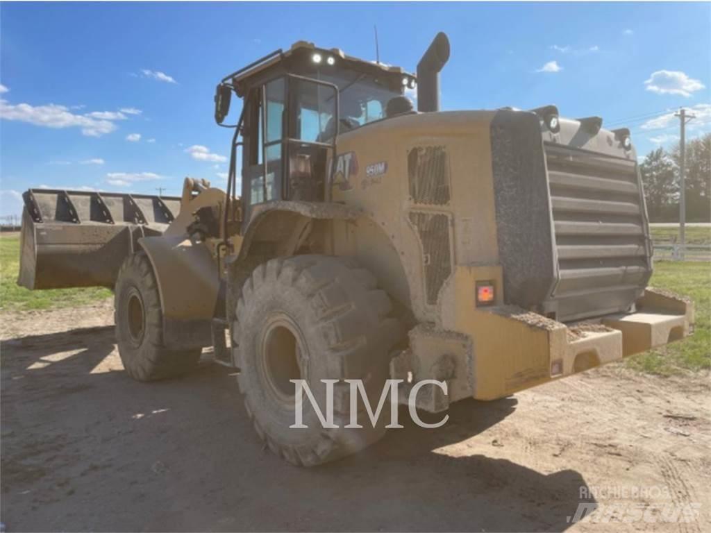 CAT 950M Iekrāvēji uz riteņiem