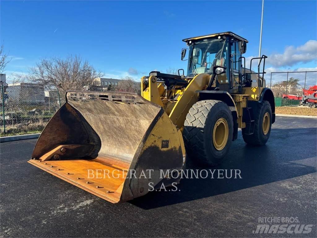 CAT 950M Iekrāvēji uz riteņiem