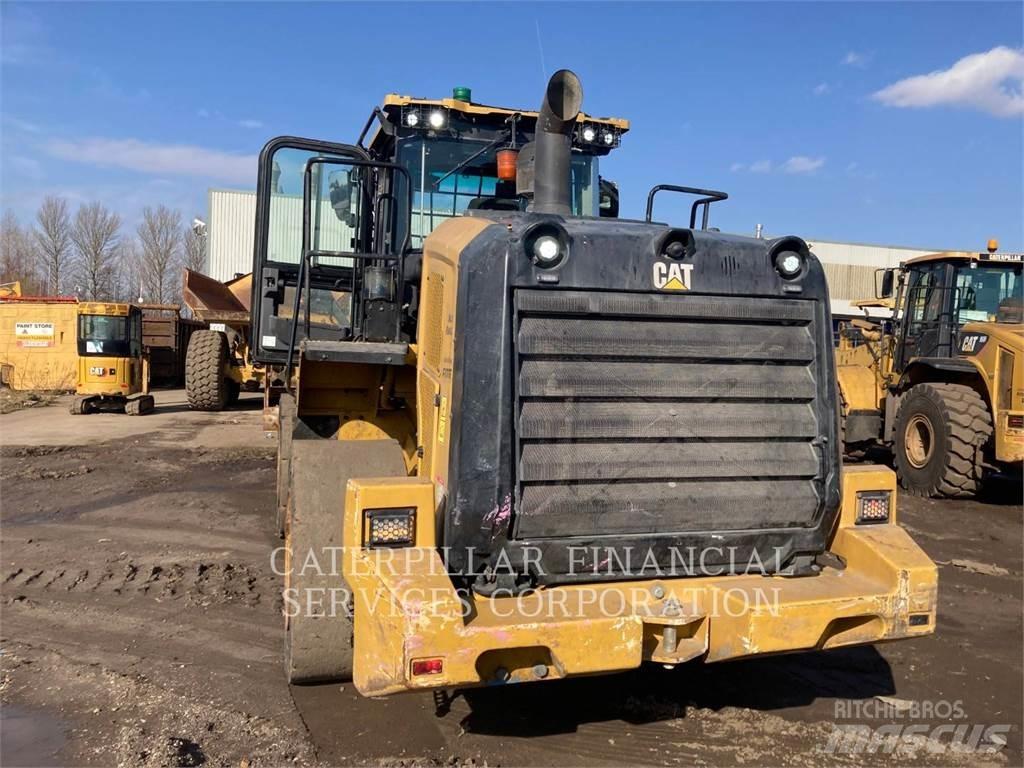 CAT 950M Iekrāvēji uz riteņiem