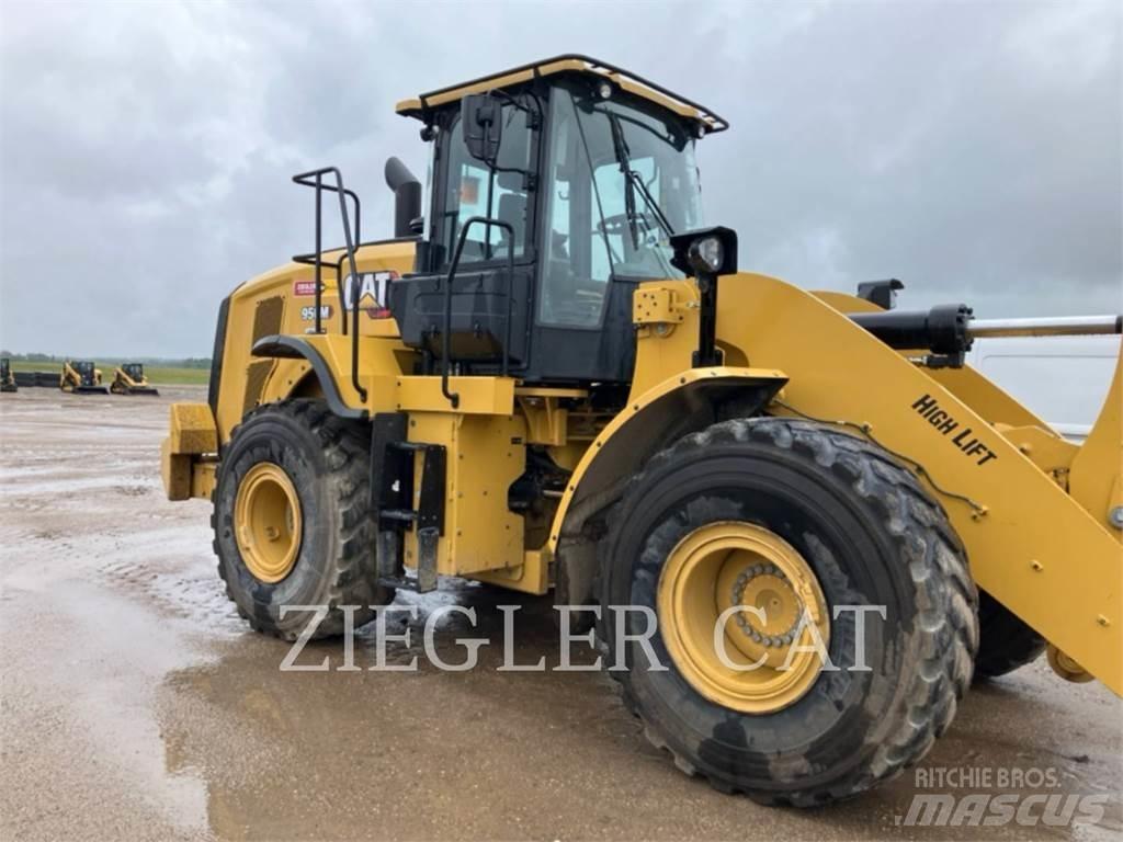 CAT 950M Iekrāvēji uz riteņiem