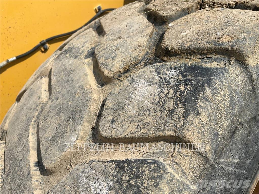CAT 950M Iekrāvēji uz riteņiem