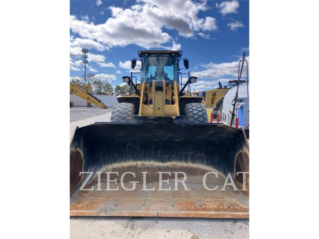 CAT 950M Iekrāvēji uz riteņiem