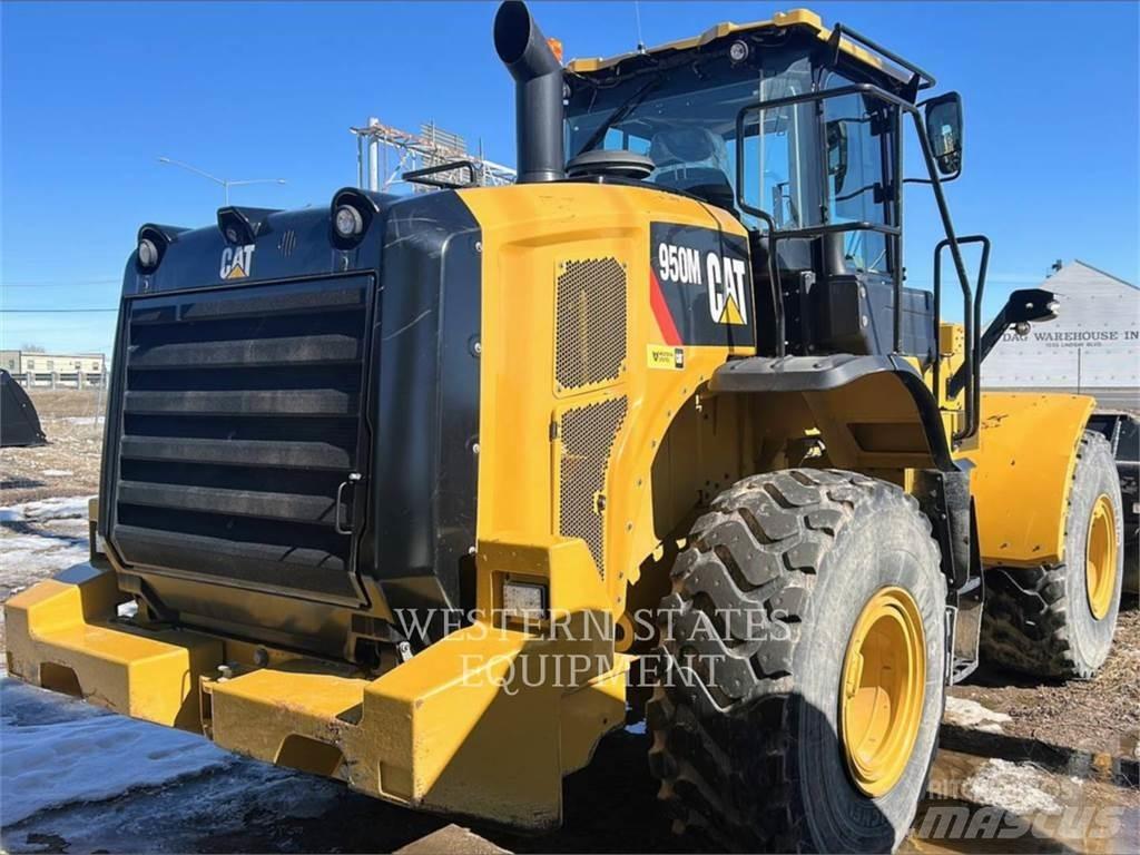 CAT 950M Iekrāvēji uz riteņiem