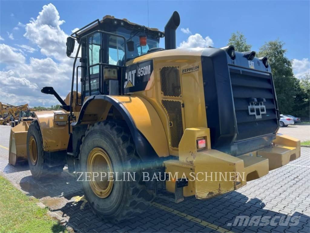 CAT 950M Iekrāvēji uz riteņiem