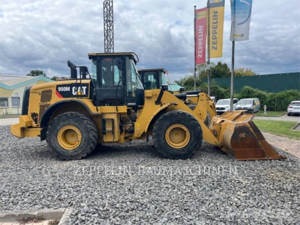 CAT 950M Iekrāvēji uz riteņiem