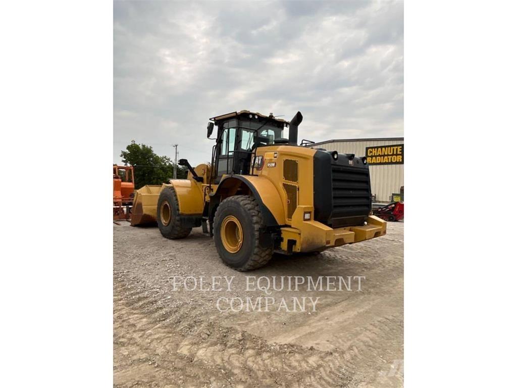 CAT 950M Iekrāvēji uz riteņiem