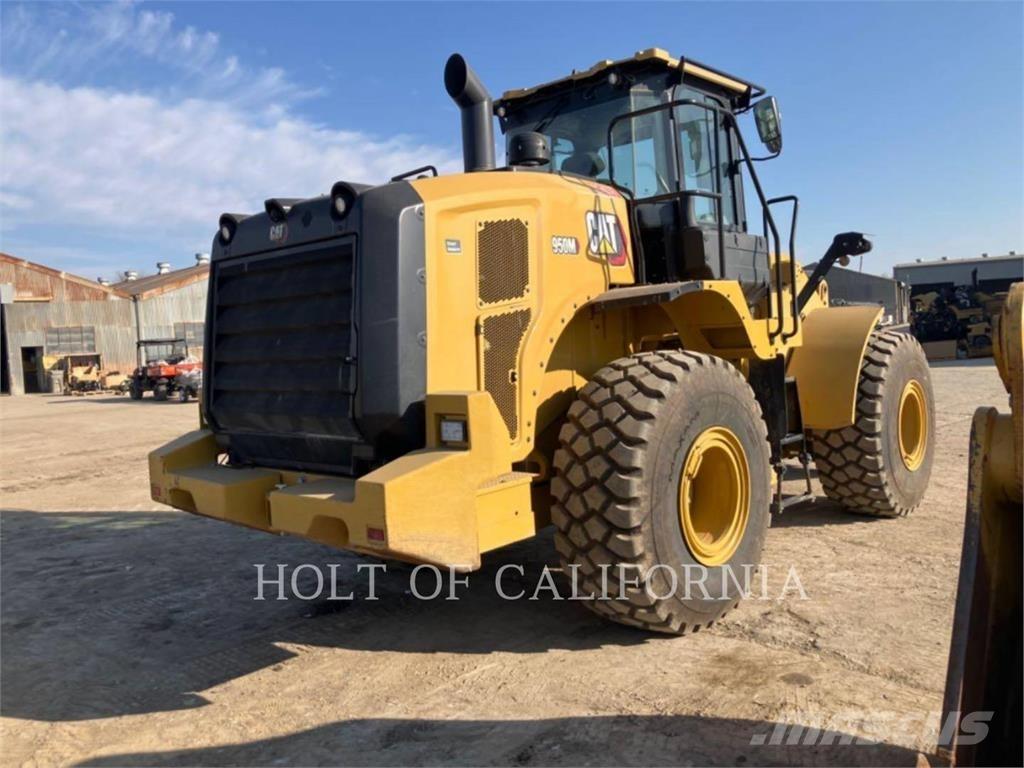 CAT 950M Iekrāvēji uz riteņiem