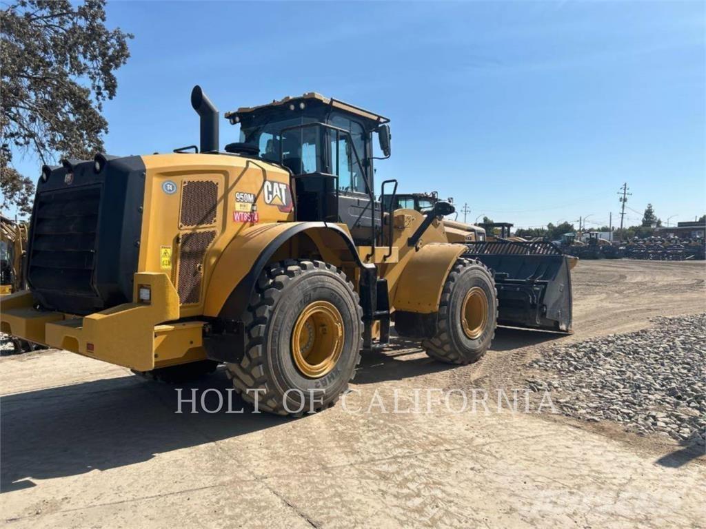 CAT 950M Iekrāvēji uz riteņiem