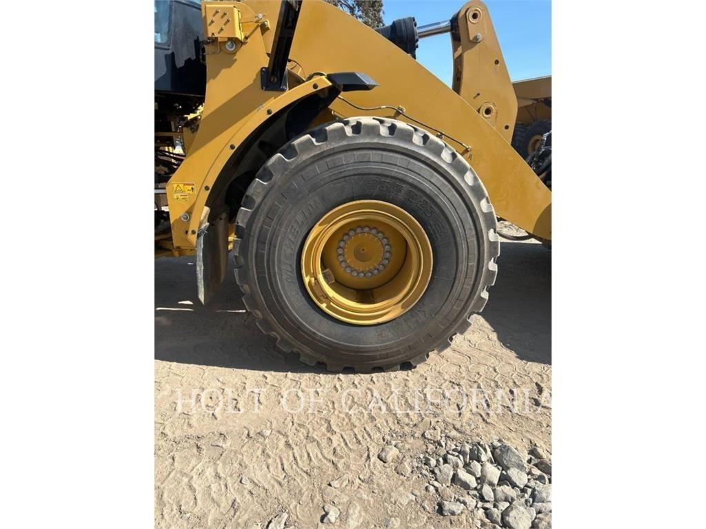 CAT 950M Iekrāvēji uz riteņiem