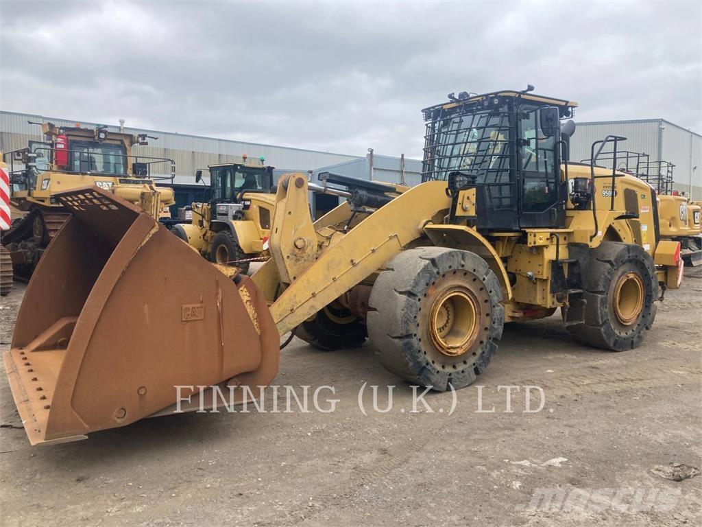 CAT 950M Iekrāvēji uz riteņiem