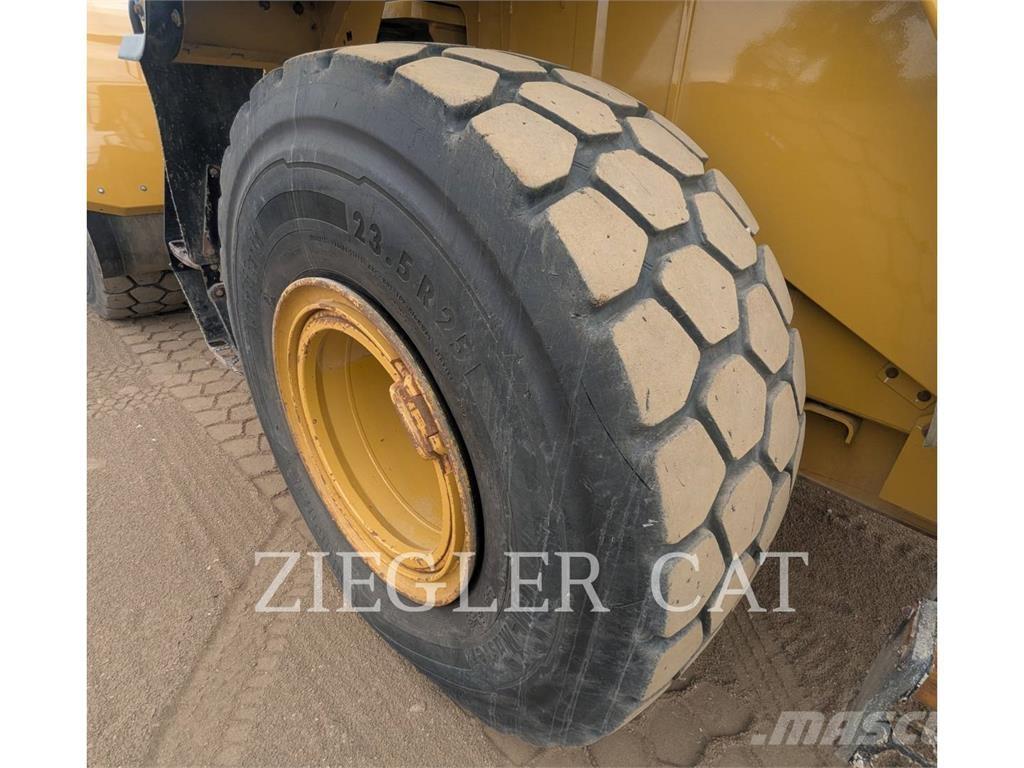 CAT 950M Iekrāvēji uz riteņiem