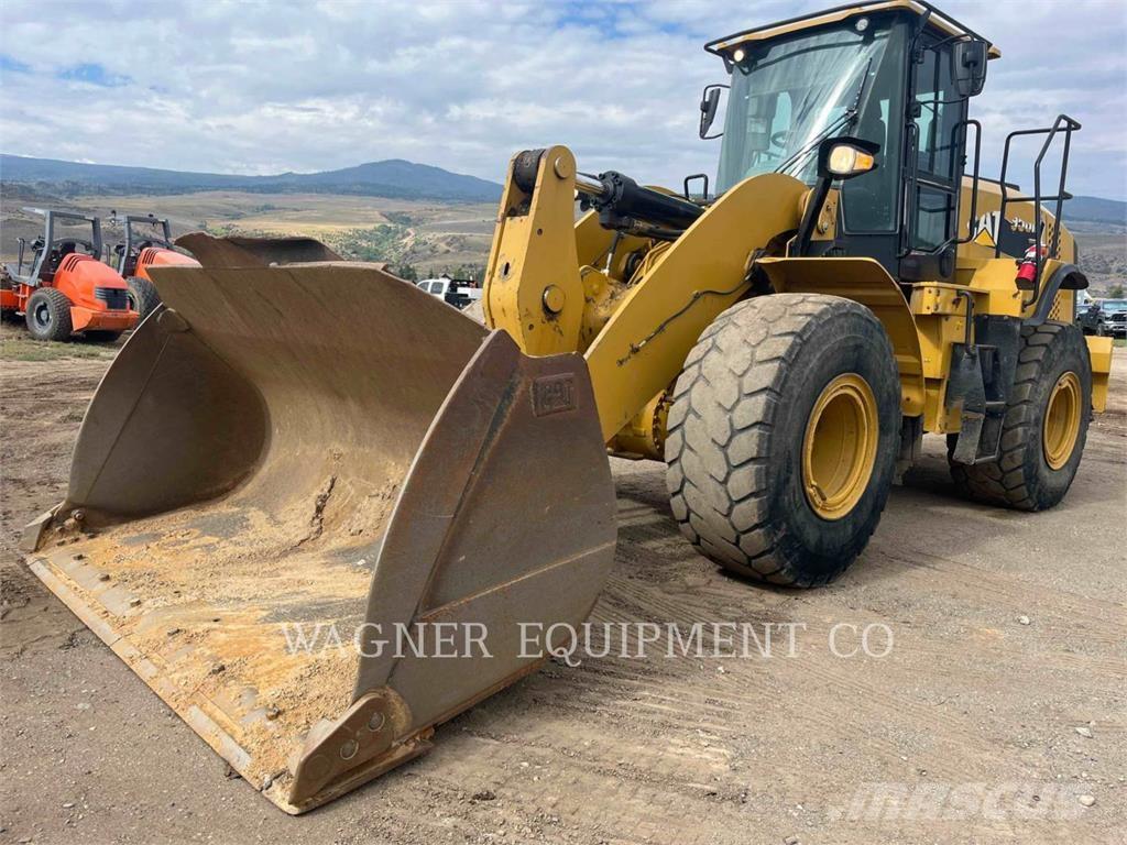 CAT 950M Iekrāvēji uz riteņiem