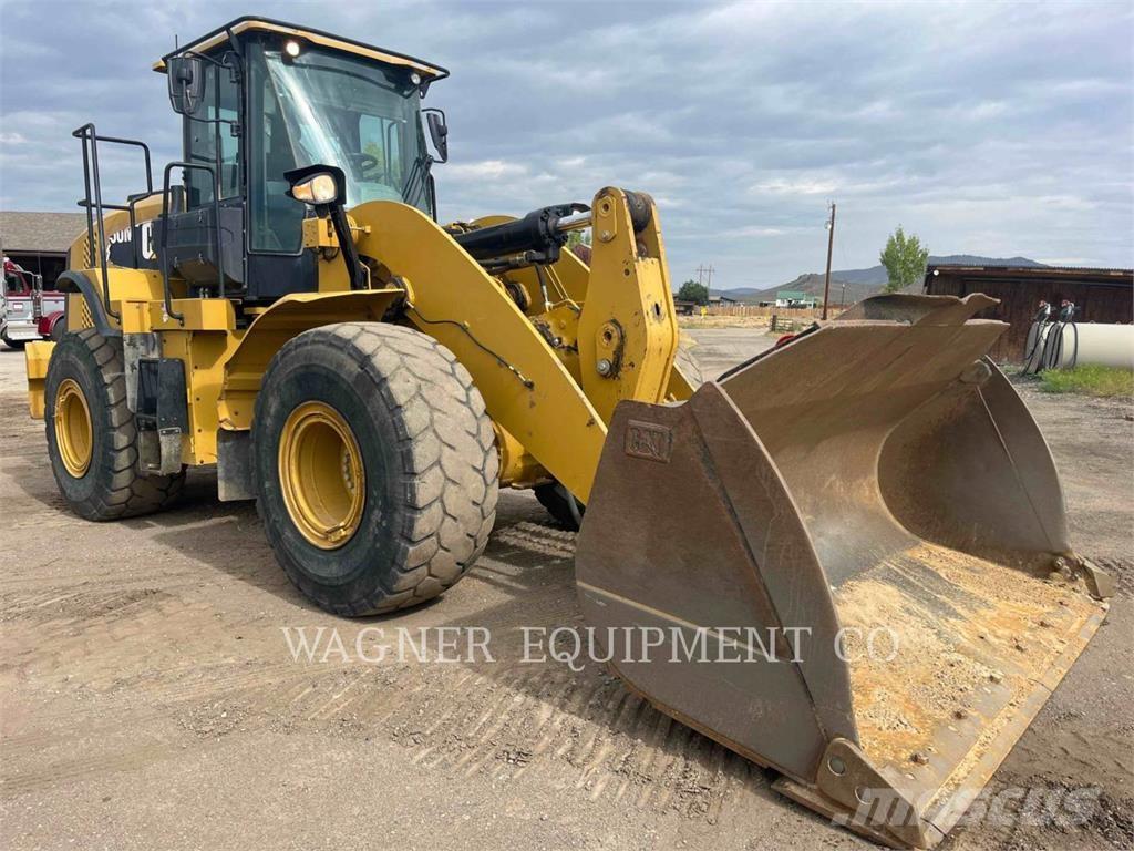 CAT 950M Iekrāvēji uz riteņiem