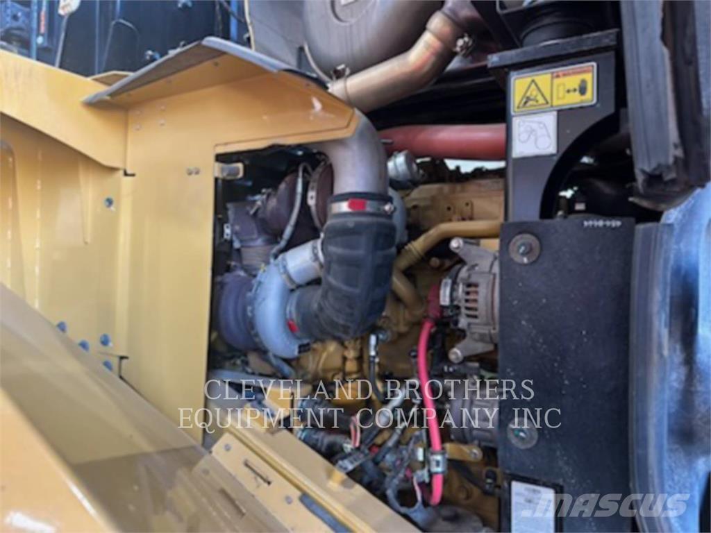 CAT 950M Iekrāvēji uz riteņiem