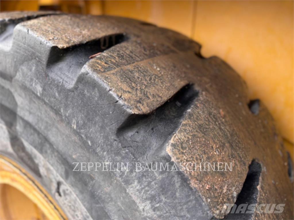 CAT 950M Iekrāvēji uz riteņiem