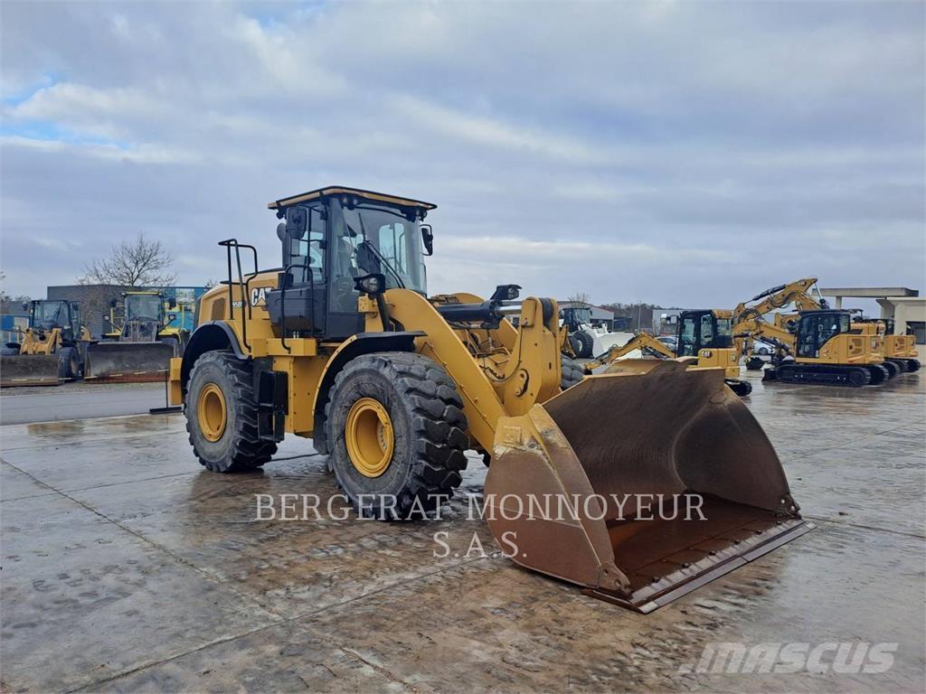CAT 950M Iekrāvēji uz riteņiem