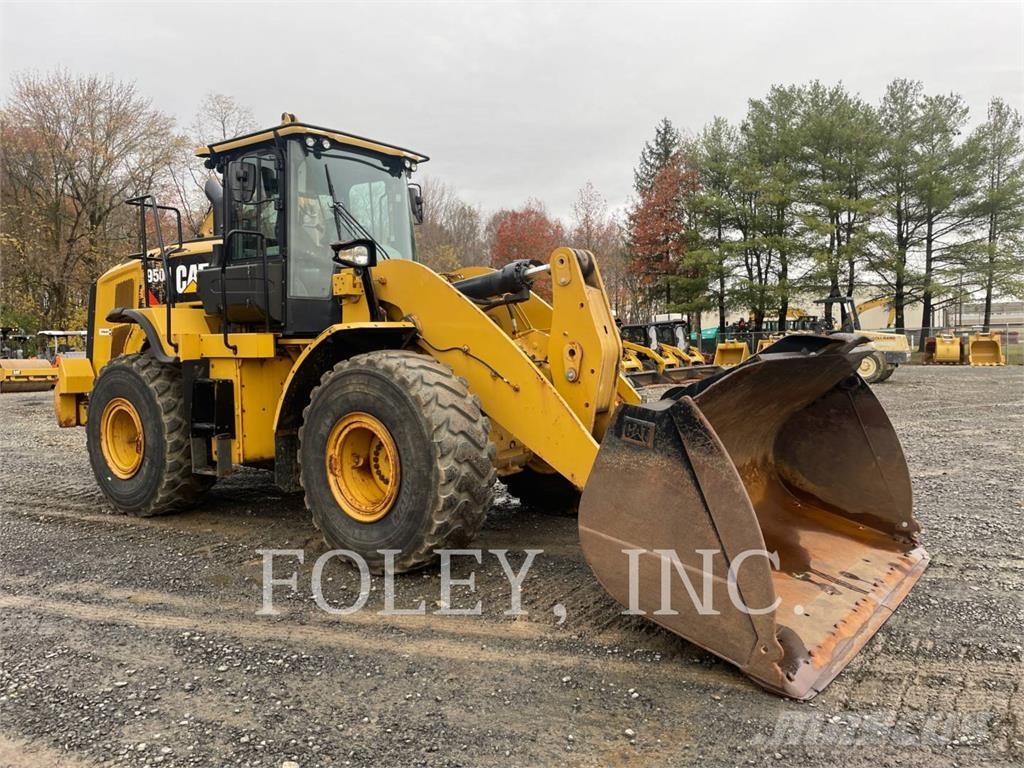 CAT 950M Iekrāvēji uz riteņiem