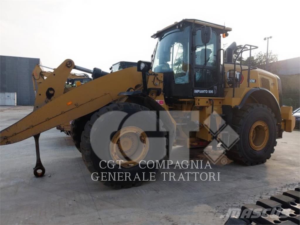 CAT 950M Iekrāvēji uz riteņiem