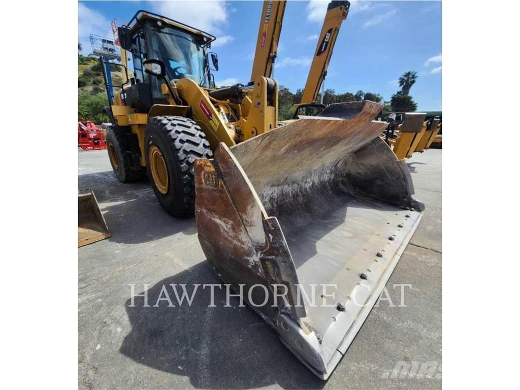 CAT 950M Iekrāvēji uz riteņiem